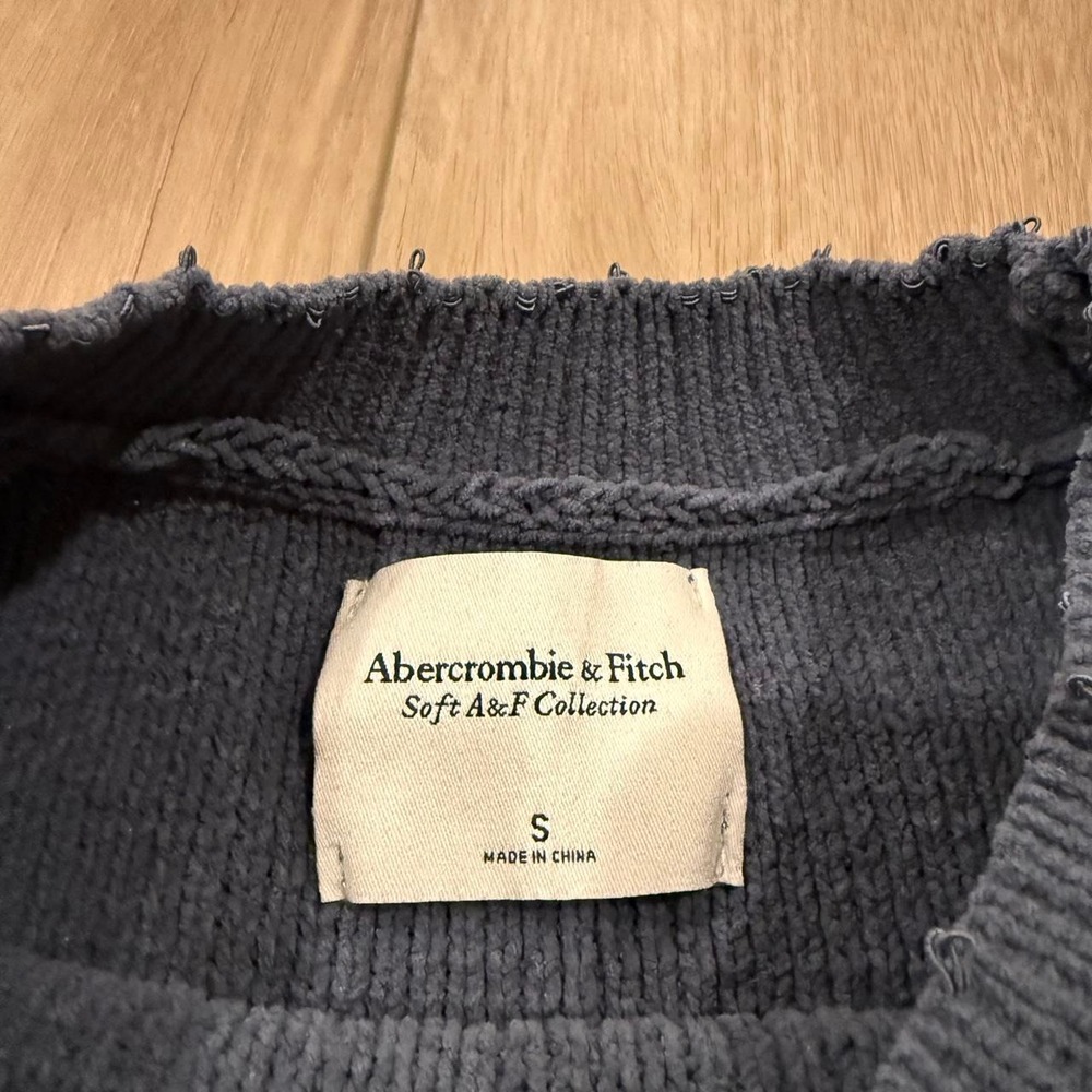 Abercrombie & Fitch Soft A&F Collection navy blue crew neck sweater Size Small - Picture 6 of 7